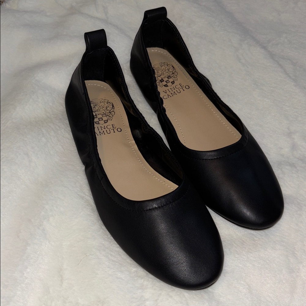 NWOT Vince Camuto Black VP Etheda Flats